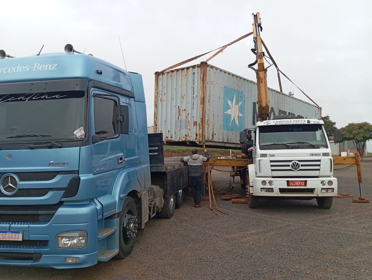 Container bruto entregue em área externa